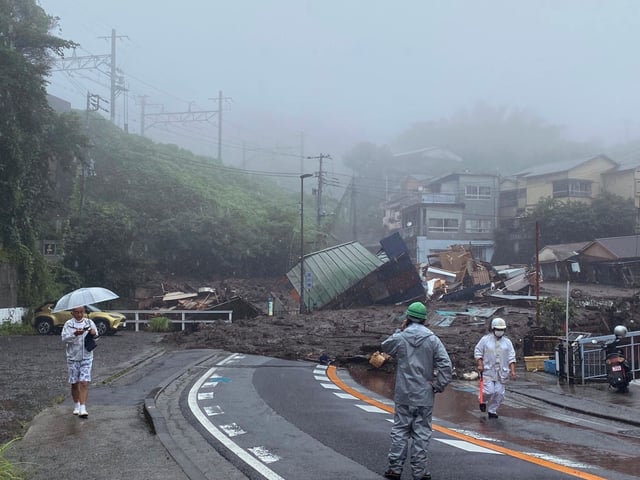Deslave en Japón: al menos 19 desaparecidos, casas enterradas y autos inundados