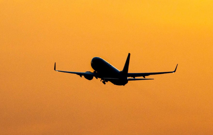 Pilotos hacen aterrizaje forzoso en Hawai y sobreviven a impacto