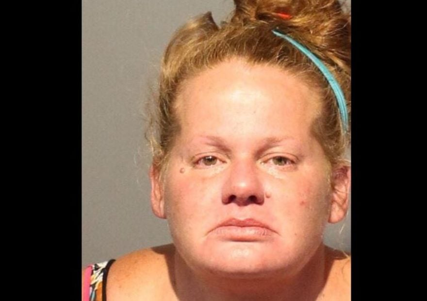 Mujer se hizo pasar por dentista y le sacó 13 dientes a un paciente y robó más de $20 mil