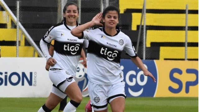 Jugadora paraguaya recibe ollas como premio, las redes se indignan