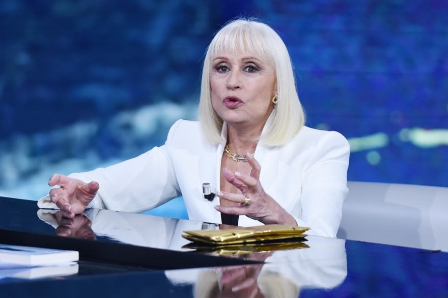 Tras la muerte del vocalista de Los Yonics, se confirma el fallecimiento de la cantante y actriz Raffaella Carrà
