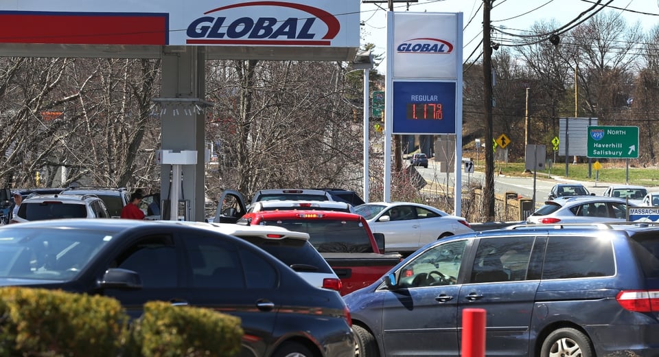 Reportan estaciones de servicio sin gasolina en pleno festivo del 4 de Julio