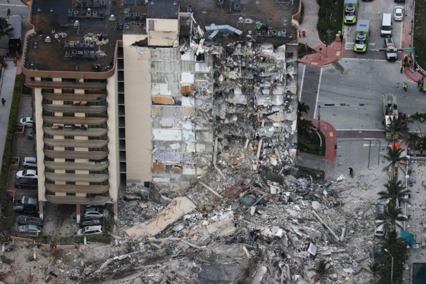 Ante llegada de Elsa, se prevé demoler hoy resto del edificio derrumbado en Miami