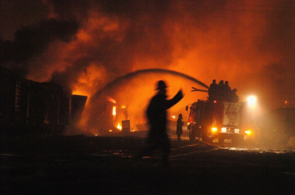 Incendio en almacén deja 14 muertos y más de 20 heridos featured image