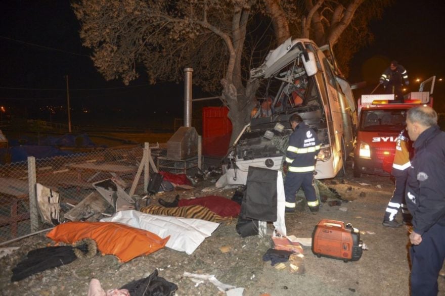 Accidente de bus de migrantes deja 12 muertos y 20 heridos en Turquía
