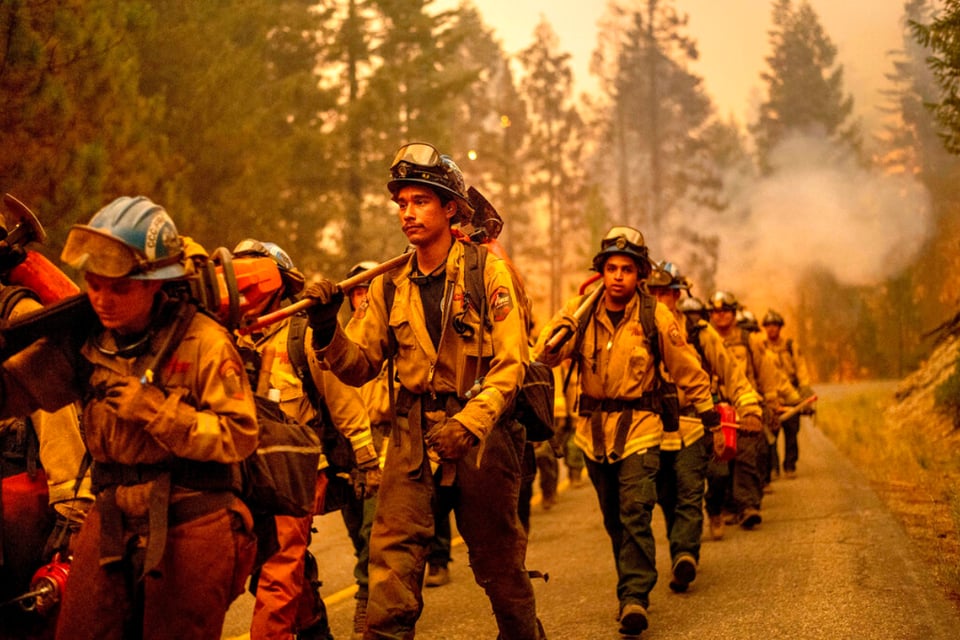 ‘Poderoso’ incendio en California destruye hogares y provoca estado de emergencia