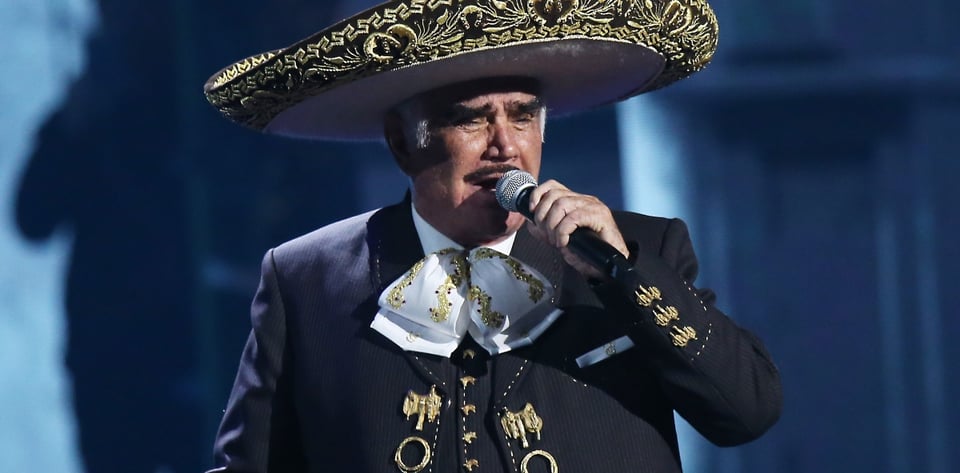 Vicente Fernández reaparece desde el hospital, pero causa más preocupación (VIDEO) featured image