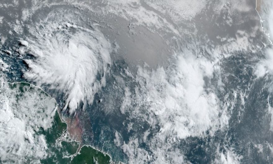 Tormenta tropical Elsa toca tierra en la costa suroeste de Cuba