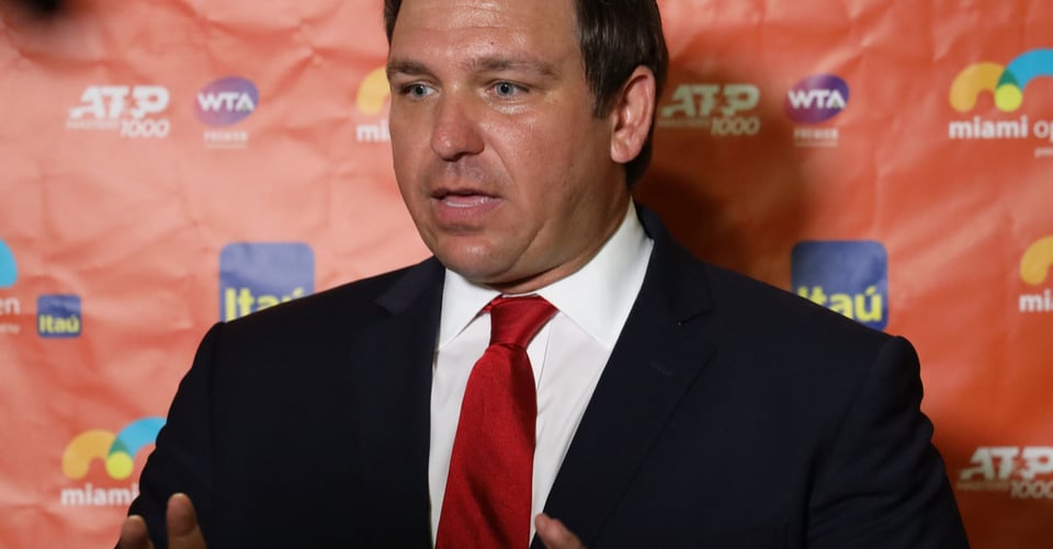 Gobernador de Florida vende camisetas contra las medidas anti-covid y Fauci