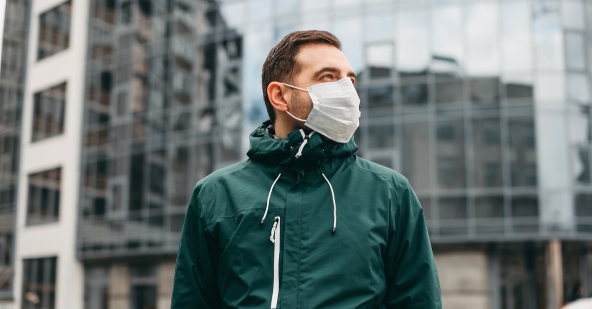 Estados Unidos se plantea que los vacunados vuelvan a usar mascarilla