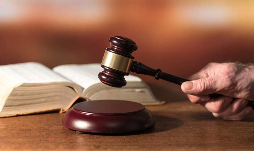 Consideraciones legales, éticas, mazo, corte, mundonow