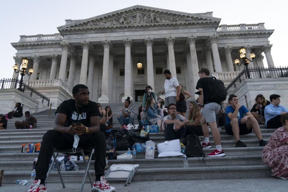 Casa Blanca dice que CDC no pueden detener desalojos featured image