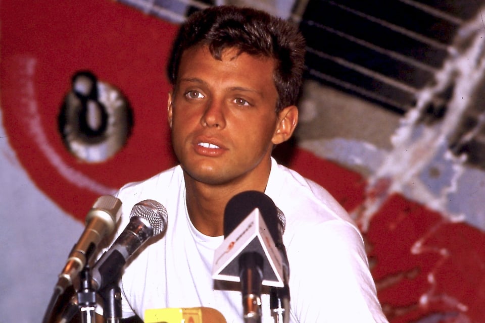 Captan a Luis Miguel con su nueva novia y luce irreconocible (VIDEO)