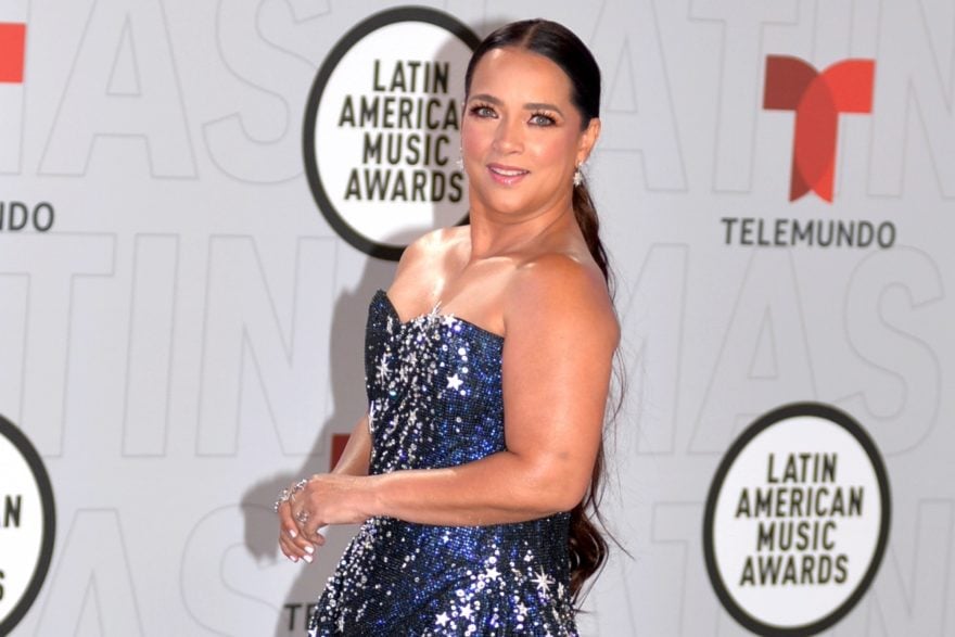 ¿Quiere opacar Toni Costa? Adamari López triunfa con nueva figura (FOTOS)
