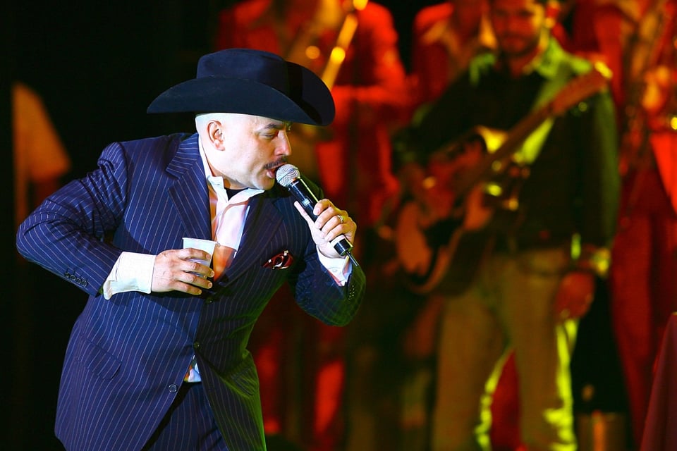 Lupillo Rivera no aprende la lección y le manda indirectas a Belinda y Christian Nodal featured image