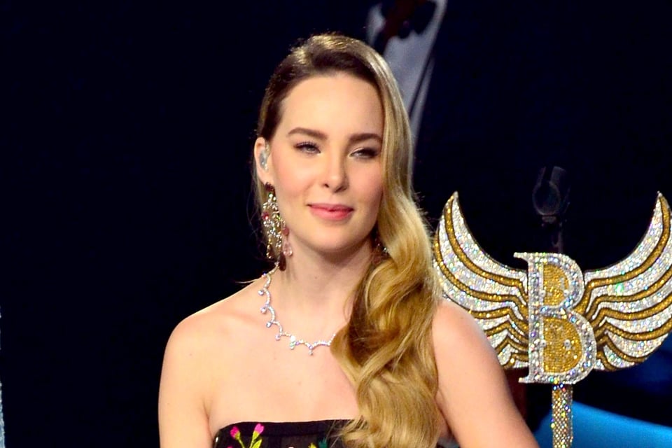 Mamá de Belinda manda alarmante mensaje el día de la ‘boda’ de su hija con Christian Nodal