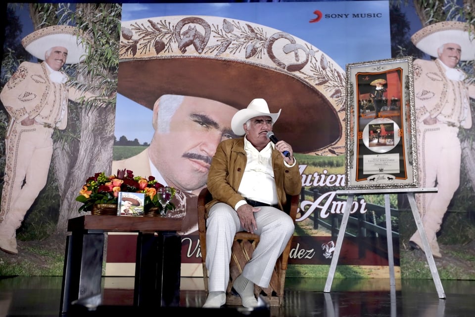 Familia de Vicente Fernández adeudaría millones por su hospitalización featured image