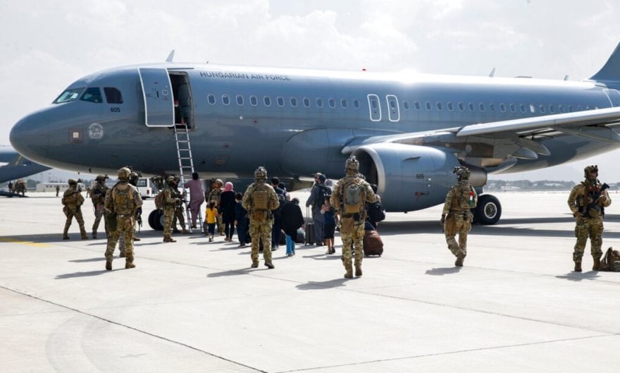 EEUU pone fin a guerra de Afganistán con la retirada de sus últimos soldados