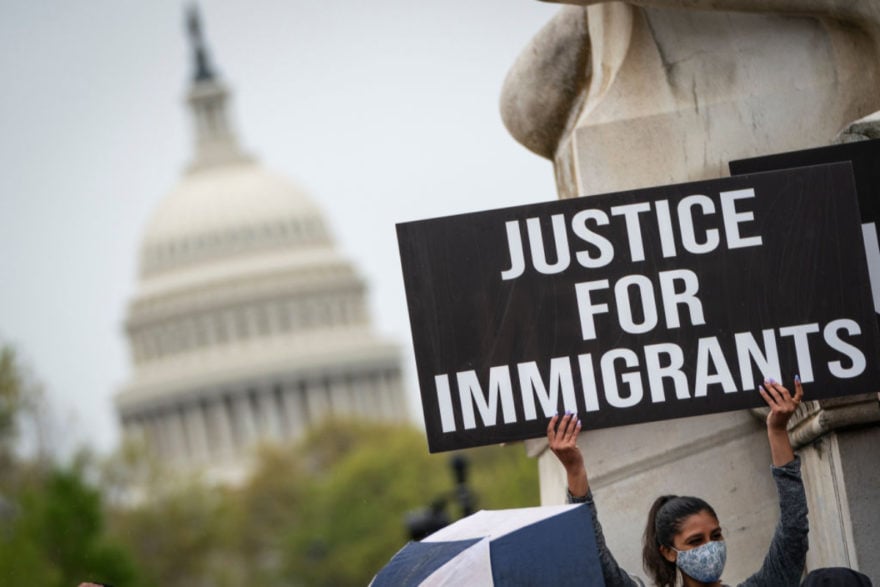 Gobierno de Biden beneficia a miles de indocumentados con el TPS
