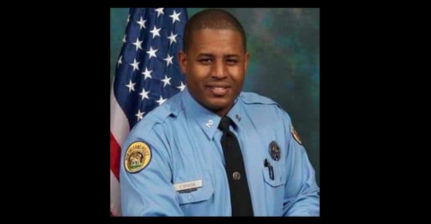 Ofrecen $100 mil dólares de recompensa por los asesinos del policía Everett Briscoe (FOTOS)