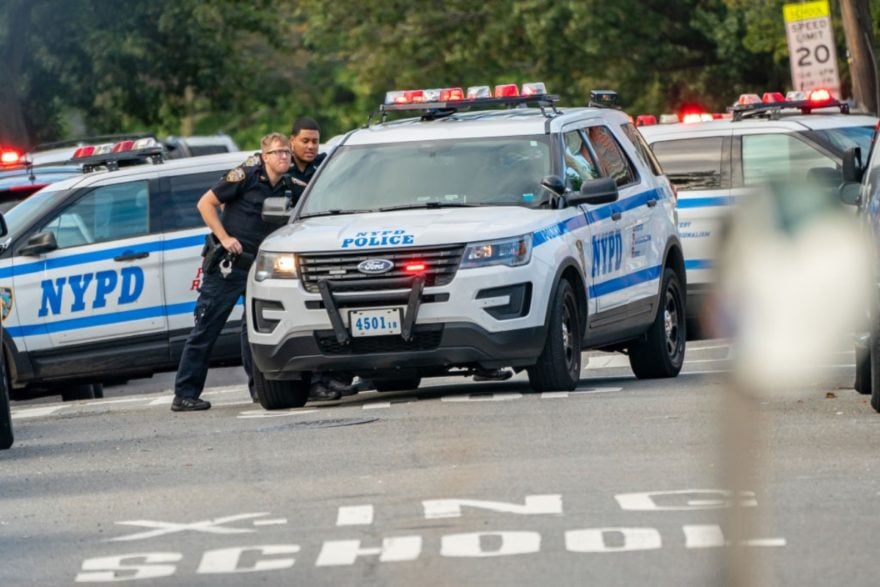Tiroteo frente a lavandería de Nueva York deja 10 heridos