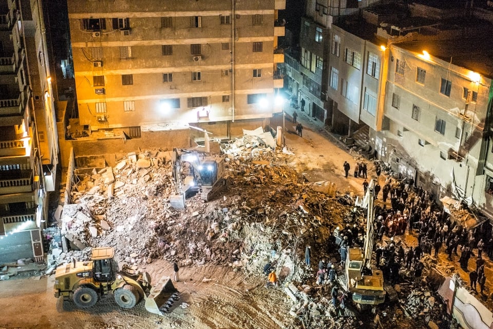 Al menos 5 muertos y 2 heridos tras colapso de edificio en Egipto