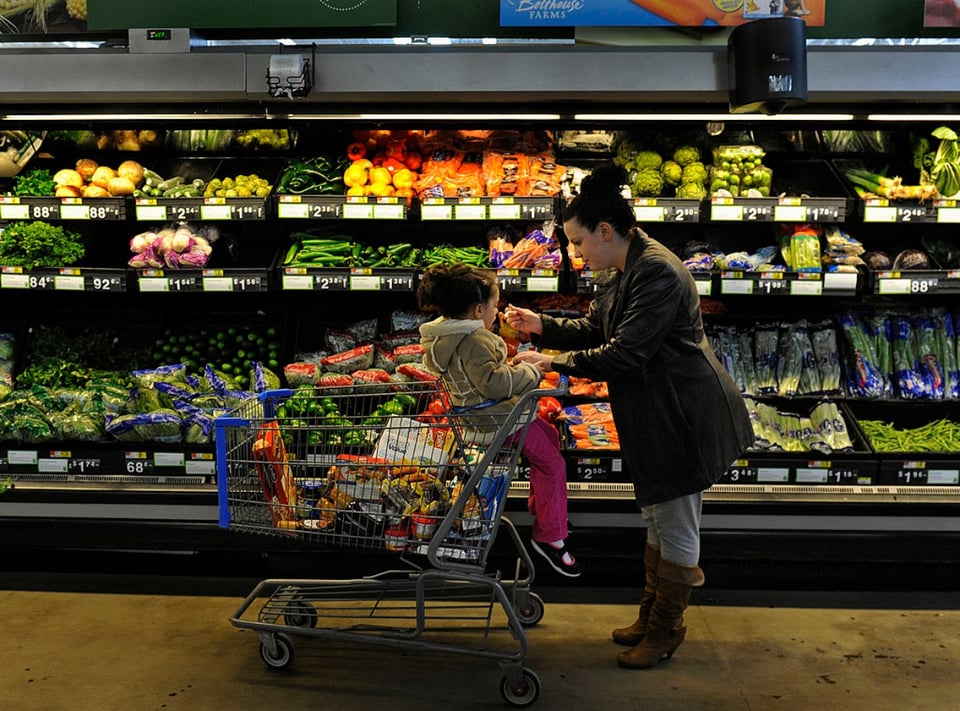 Beneficios de ‘food stamps’ aumentarán un 25% de forma permanente