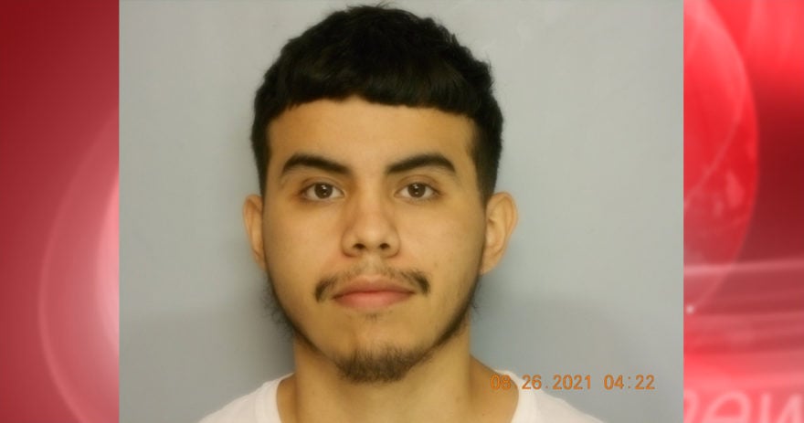 Crónica: Meten preso a padrastro latino por pegarle a niño de dos años