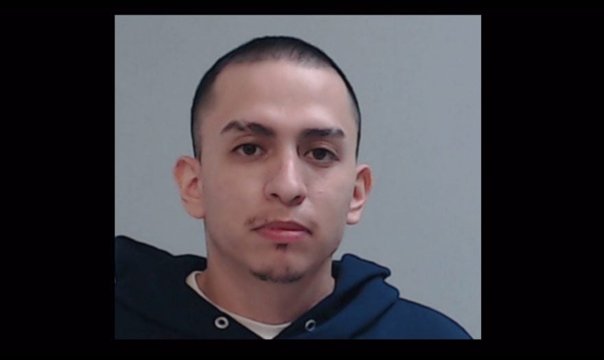 Robert Jason García fue detenido por ahorcar y golpear a su novia