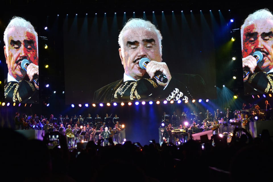 Mala noticia, reportan que Vicente Fernández sigue en terapia intensiva y es alimentado por una sonda featured image