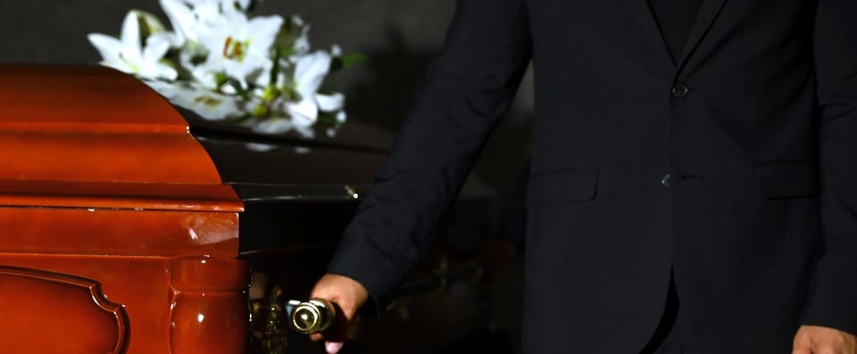 Famoso mago de la TV muere después de negarse a recibir la vacuna porque su esposa estaba « muy preocupada » por recibir un pinchazo» featured image