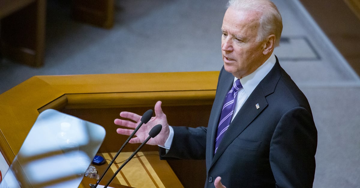 Biden pide no dejar que Trump «reescriba la historia» del asalto al Capitolio