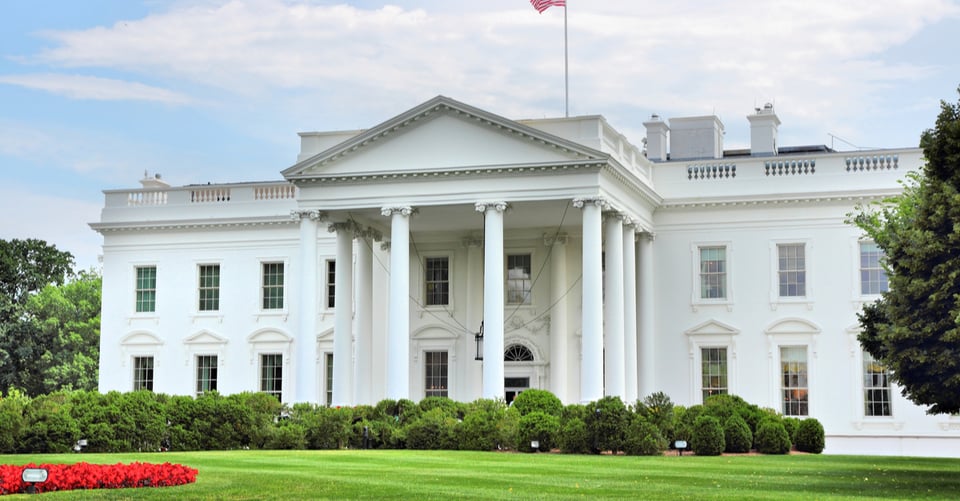 La Casa Blanca cree que «es hora» de extender las obligaciones de vacunarse
