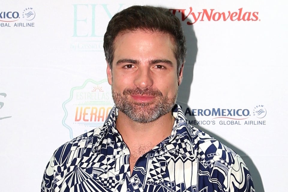 Actor de Telemundo tras haber salido de closet presenta a la ‘hija’ que tiene con su novio