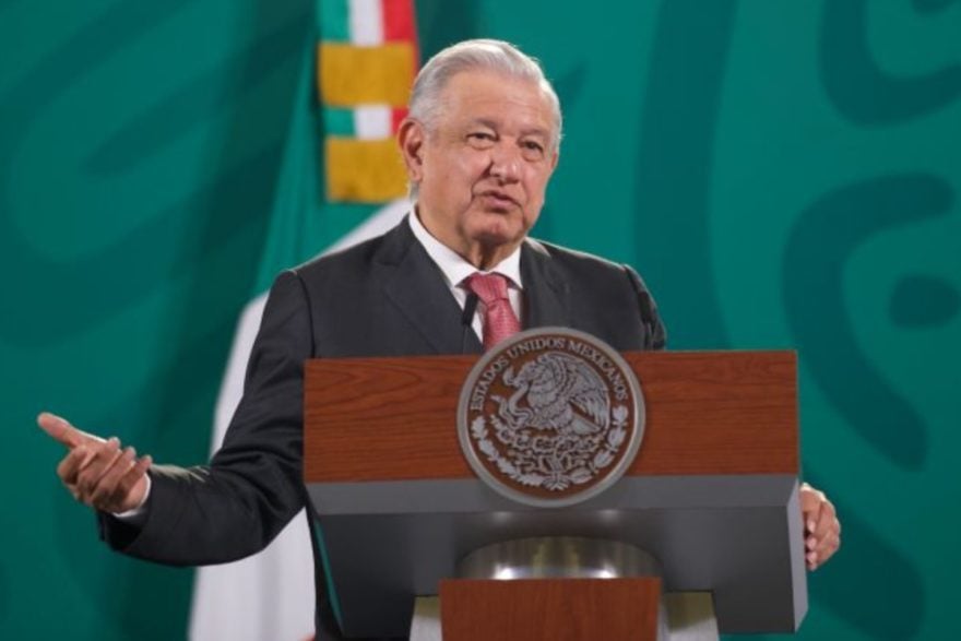 AMLO arremete contra Estados Unidos y dan la mejor noticia para inmigrantes
