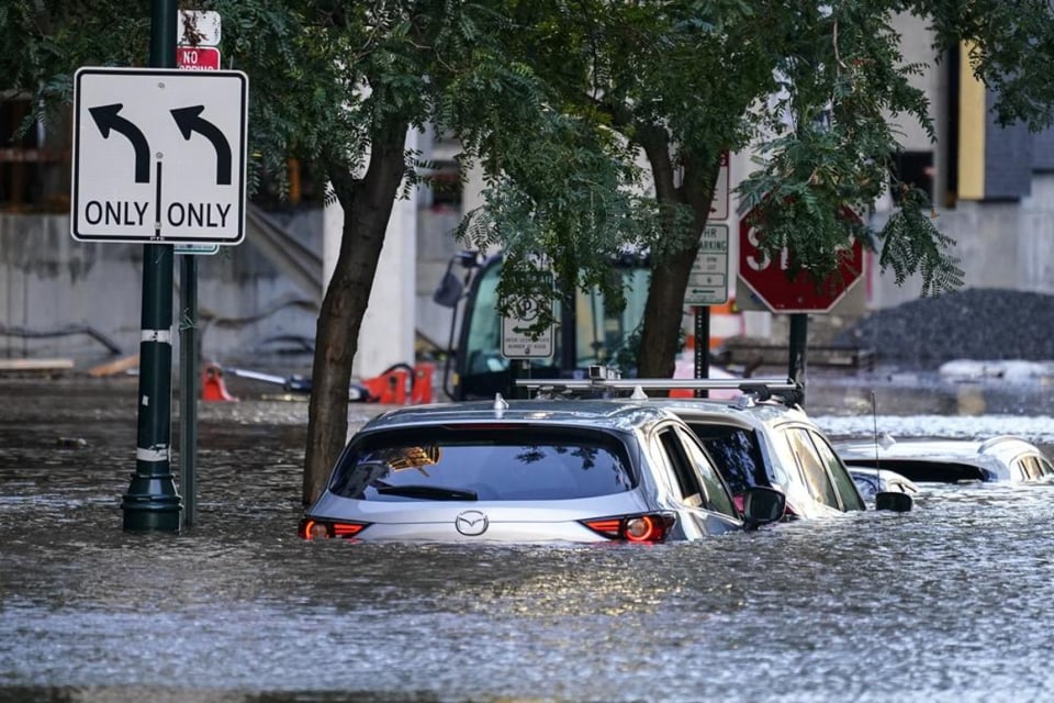 Alerta urgente de tornado e inundaciones repentinas en EEUU