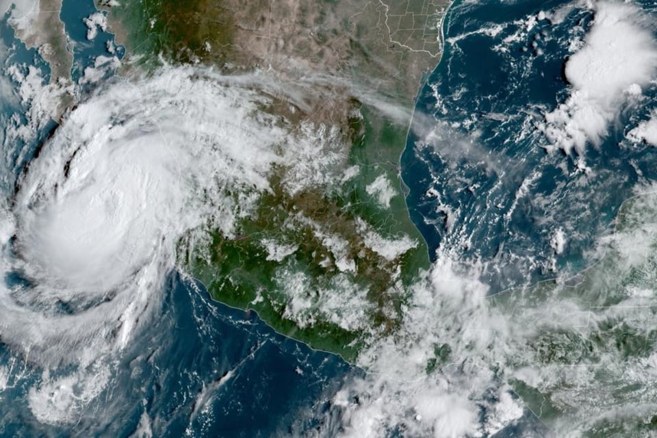 Tormenta Olaf toma fuerza de huracán rumbo a Los Cabos featured image
