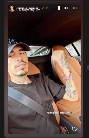Ángela coquetea con otro cantante en Instagram