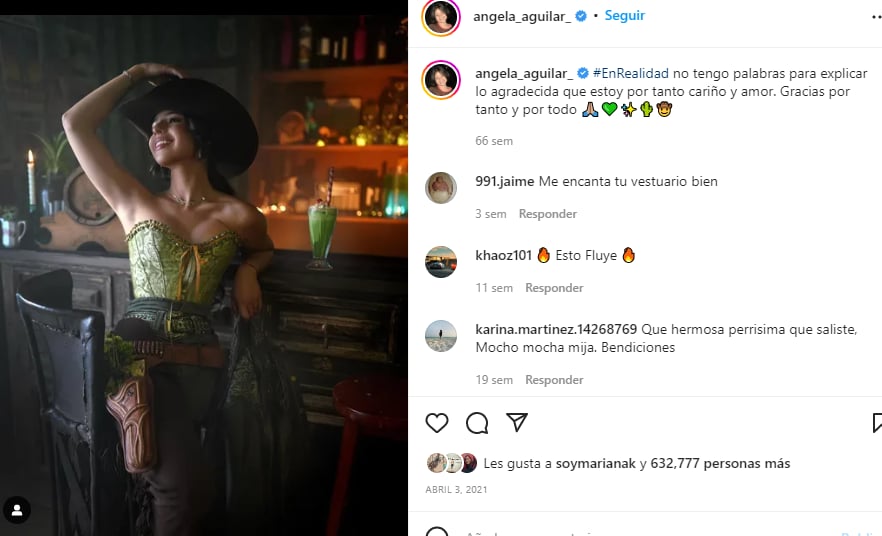 fotos Ángela Aguilar corset: Un diseño muy mexicano