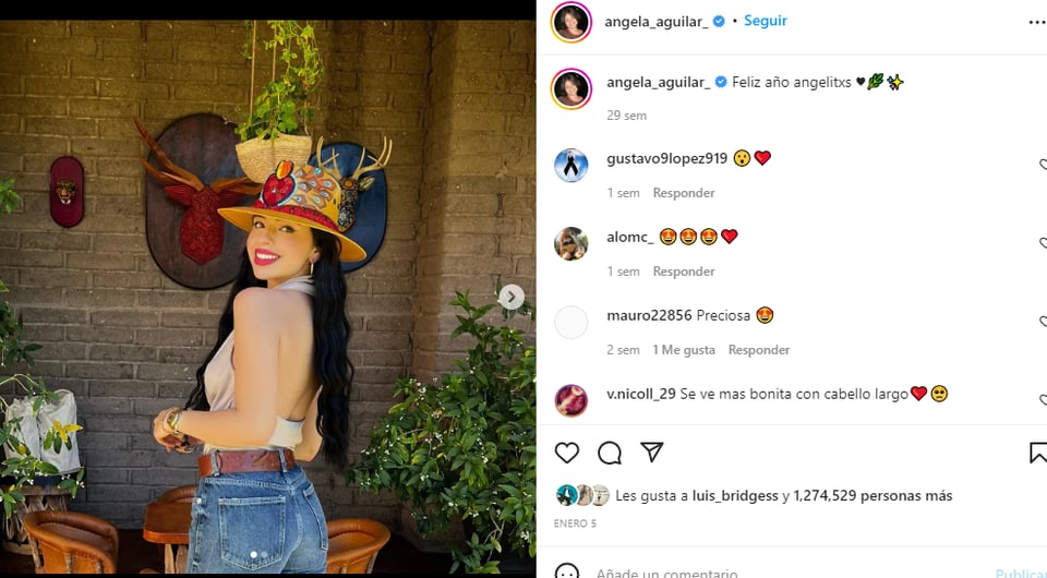 fotos Ángela Aguilar hot: Muestra su espalda