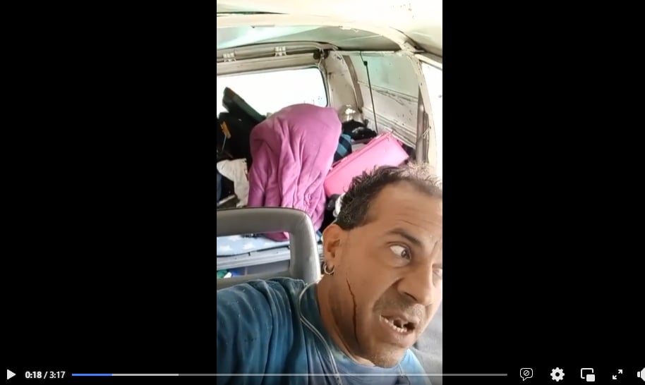 El conductor rogaba por ayuda