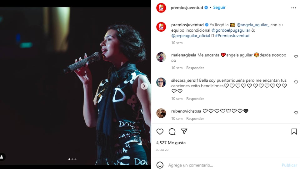 El polémico vestido de Ángela Aguilar