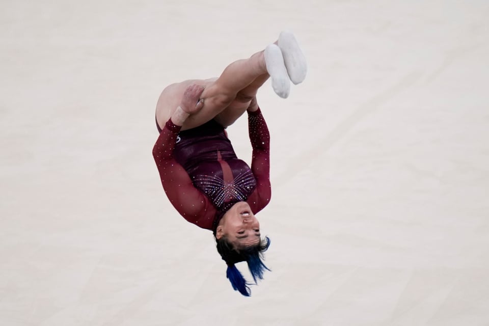 Mexicanas debutan en gimnasia pero les sale muy mal