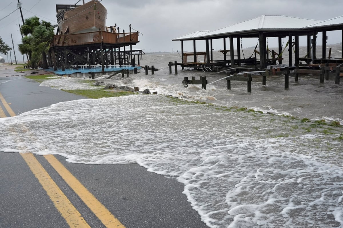 inundado, lluvia, peligroso, cuidado, precaución