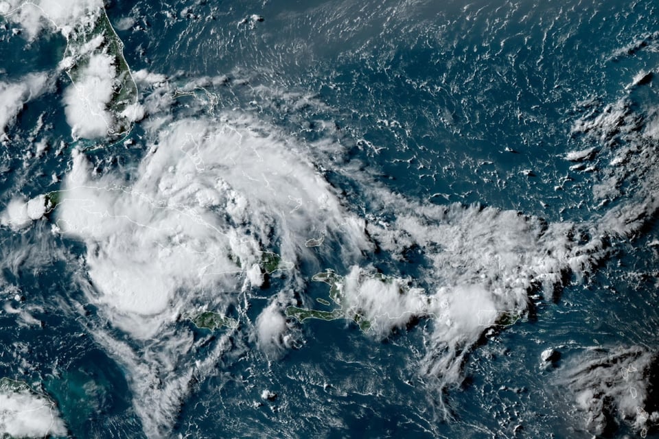 Lanzan advertencia en zonas de EEUU por tormenta tropical que se avecina