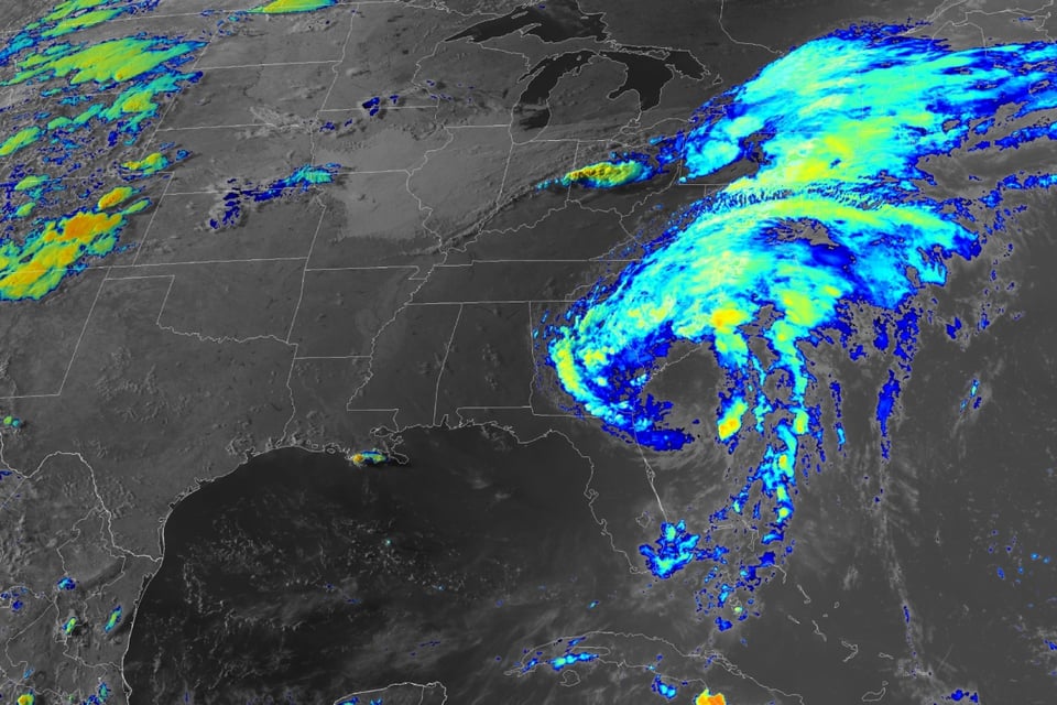 Autoridades advierten clima severo tras el paso de Debby