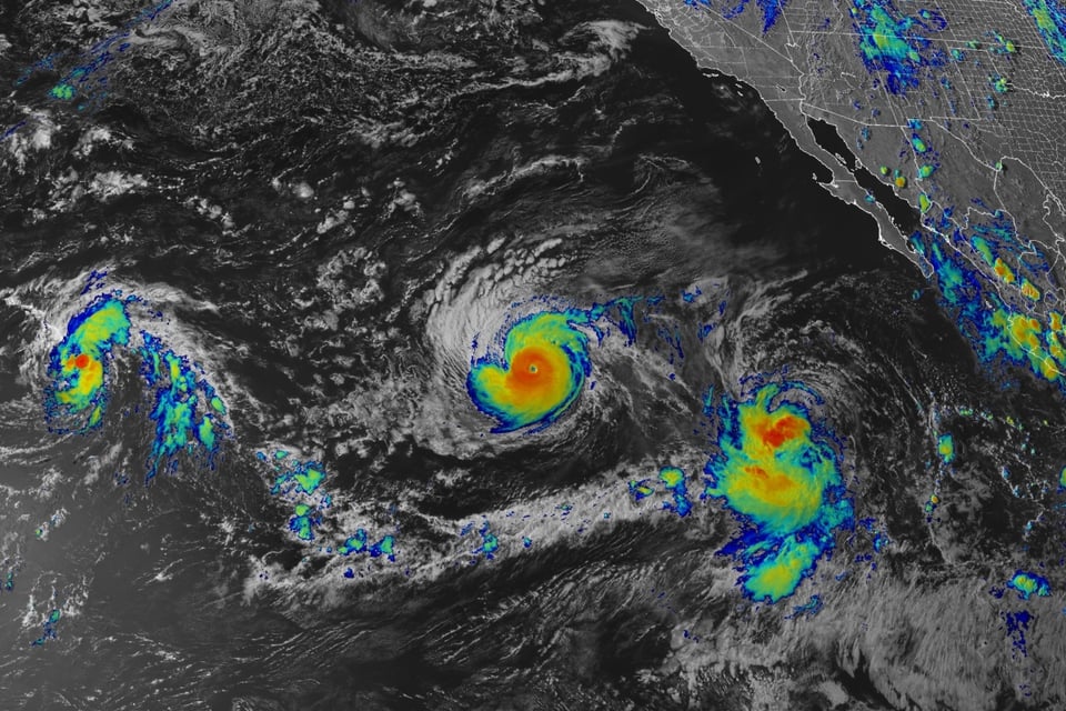 Tormenta Tropical Hone, alerta Hawái, vientos 100 km/h, lluvias torrenciales, MundoNOW