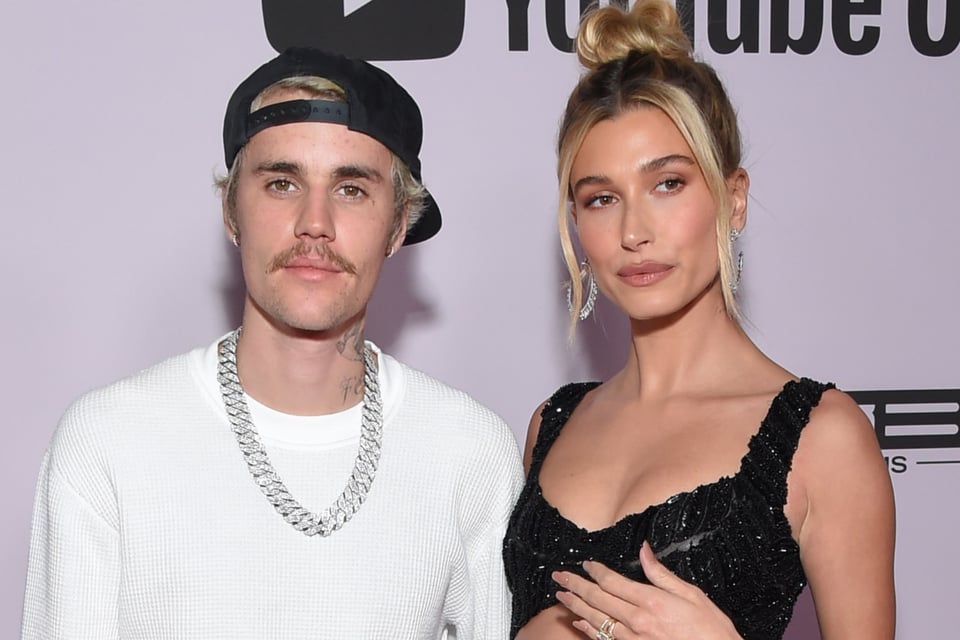 Justin y Hailey Bieber Anuncian el Nacimiento de su bebé
