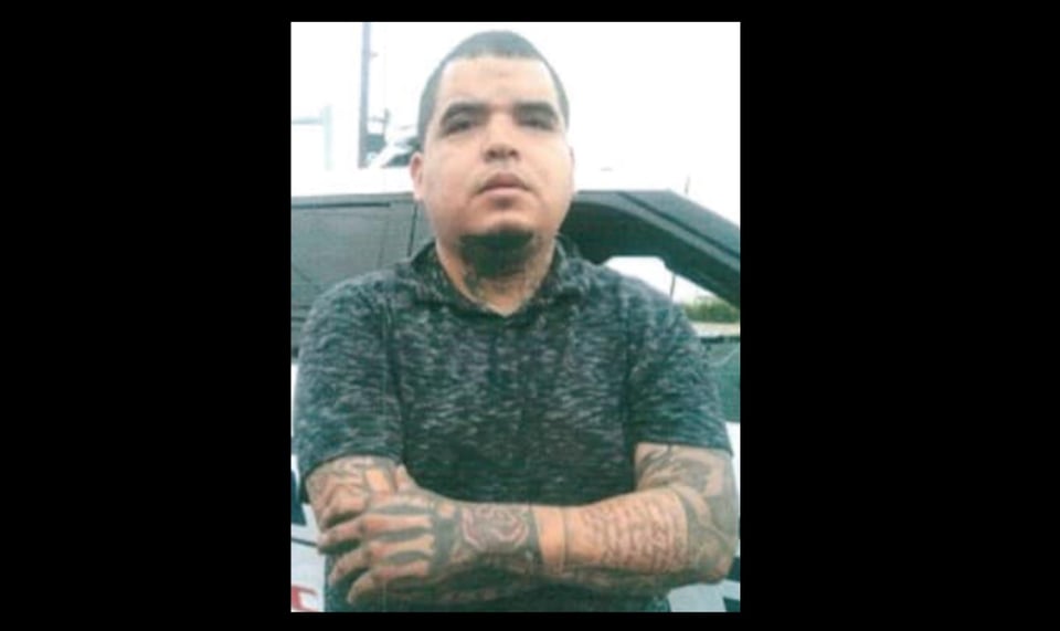 El pandillero Carlos Rivera Jasso es buscado por un asesinato (FOTOS)