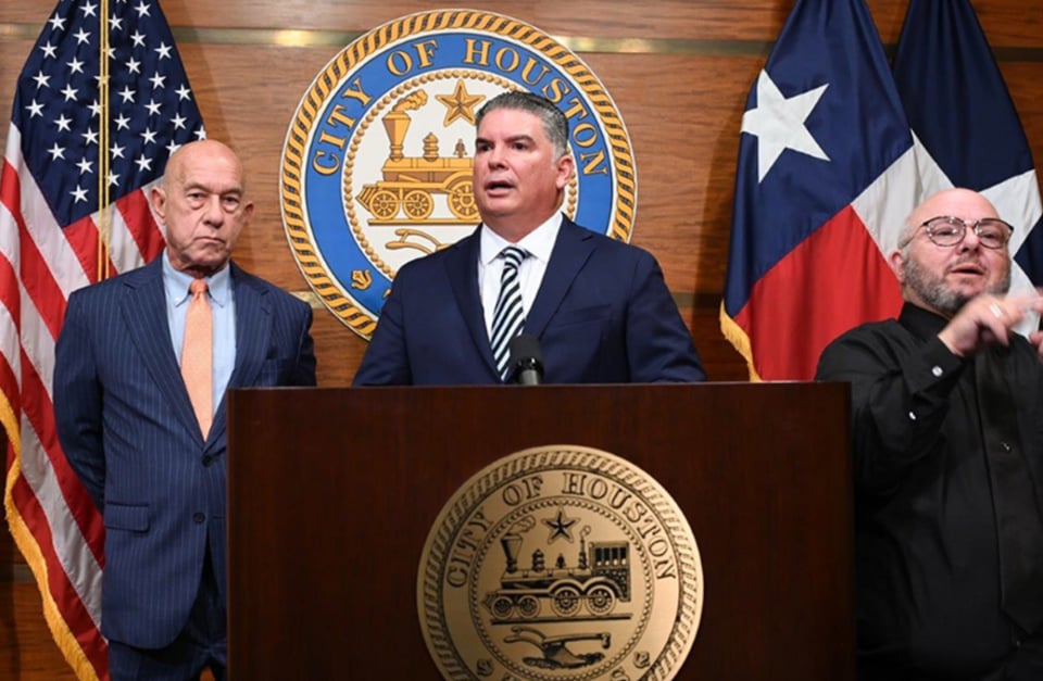 Noé Díaz, jefe de la policía, John Whitmire, alcalde Houston, Texas, MundoNOW